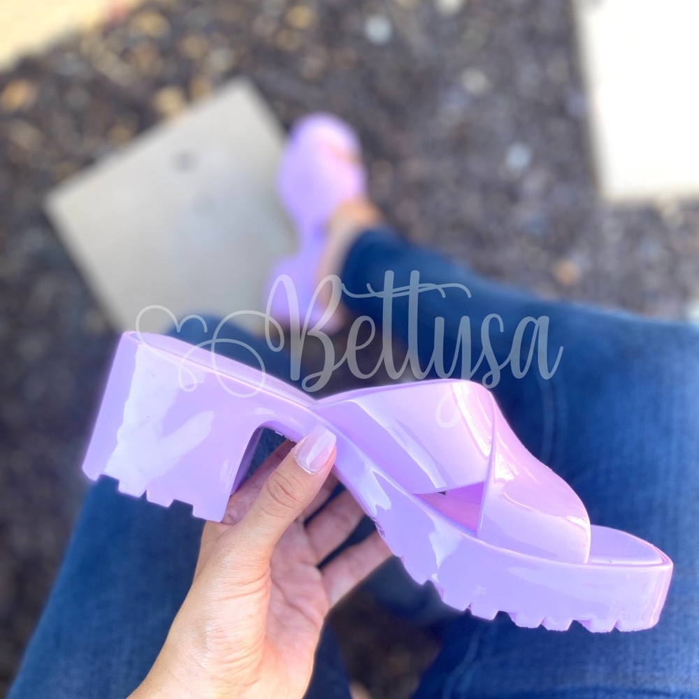 Lavanda  Chunky Heel Jelly Sandals - Picture 2 of 6